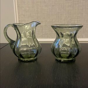 Elegant Vintage Fenton Green Glass Sugar And Creamer Set Stamped 4.5”.
